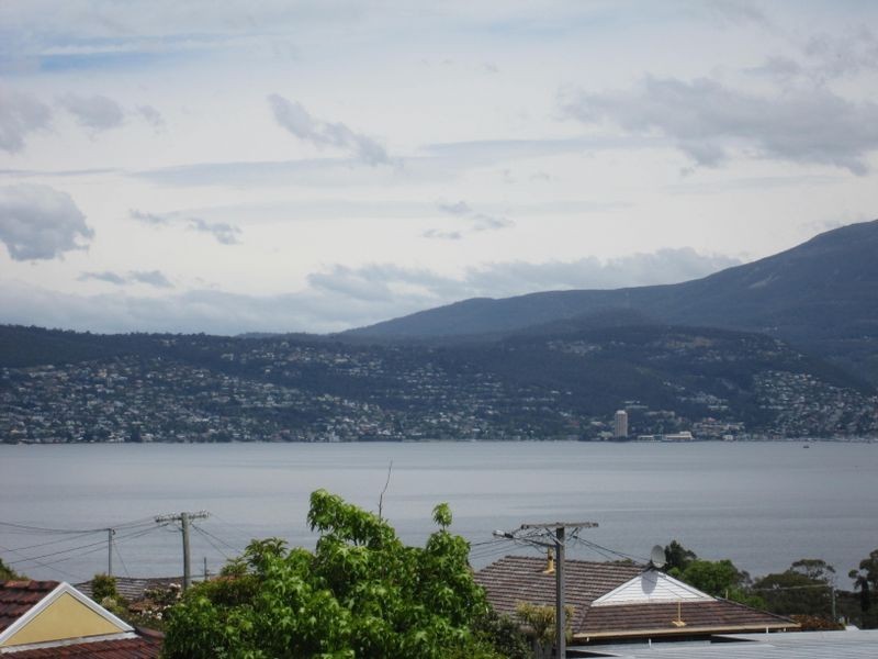 2/20 Minno Street, Howrah TAS 7018