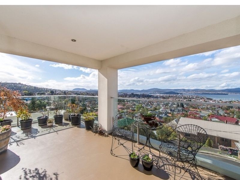 2/28 Reynolds Court, Dynnyrne TAS 7005