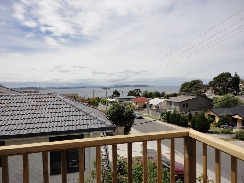 1/9 Myuna Rd, Blackmans Bay TAS 7052