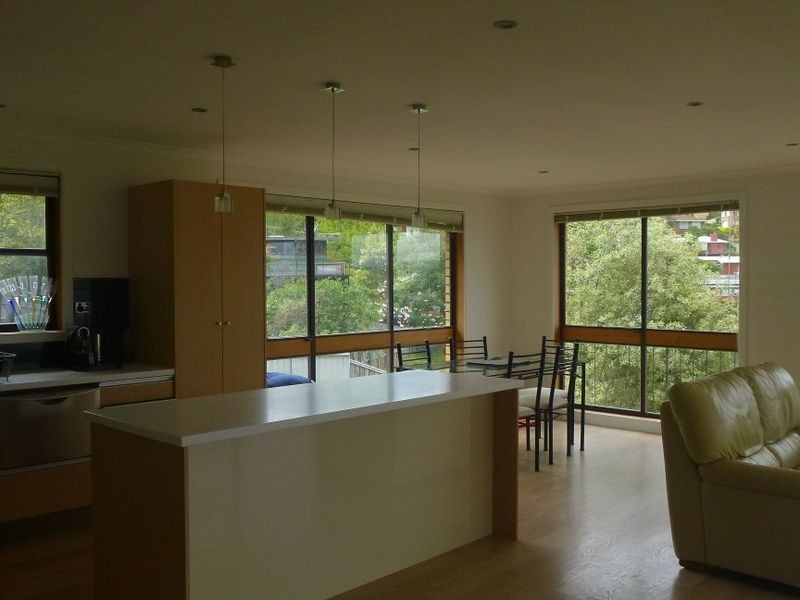 103 Karoola Road, Lindisfarne TAS 7015