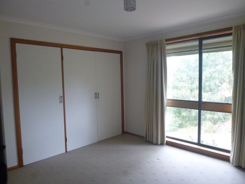 103 Karoola Road, Lindisfarne TAS 7015