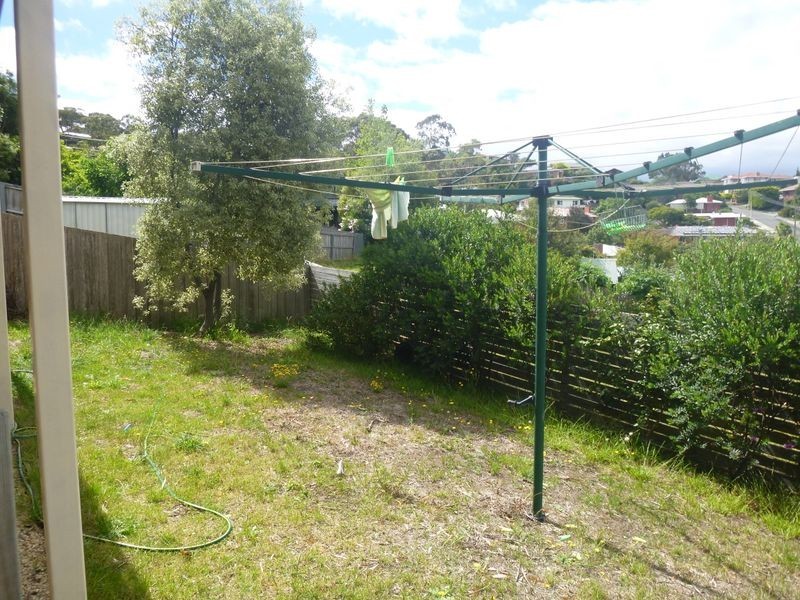 103 Karoola Road, Lindisfarne TAS 7015