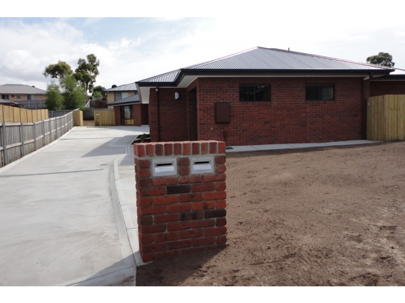 2/16 Thornbill Street, Kingston TAS 7050