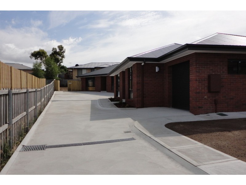 2/16 Thornbill Street, Kingston TAS 7050