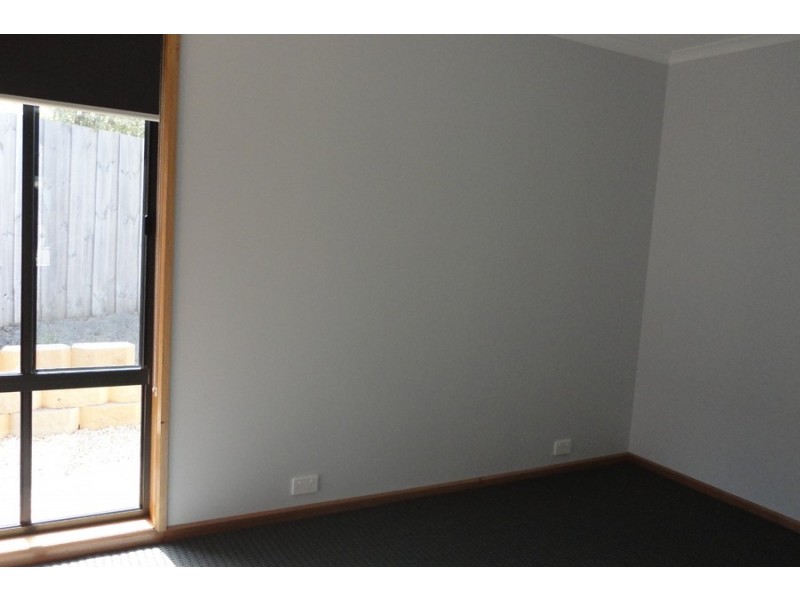 2/16 Thornbill Street, Kingston TAS 7050