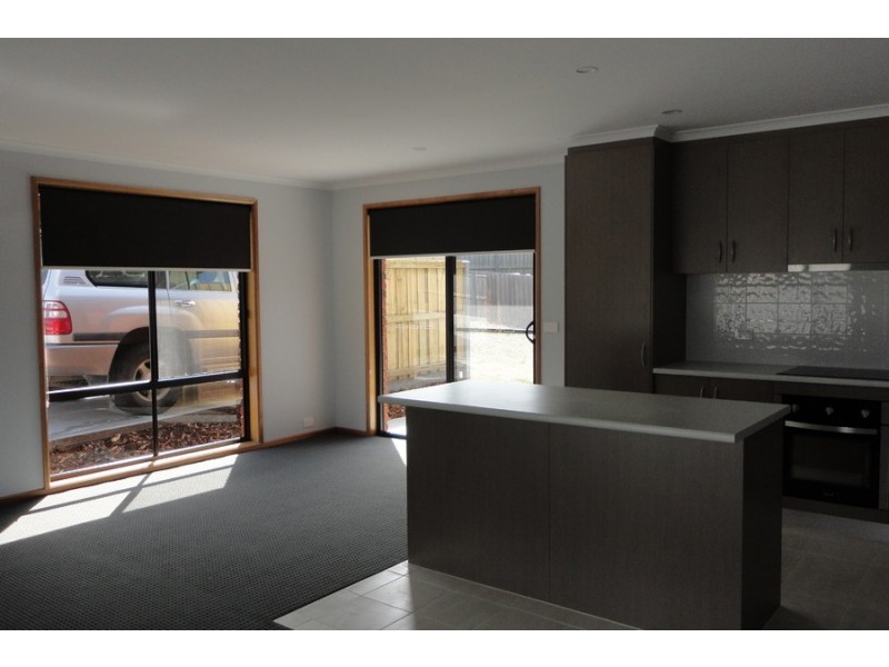 2/16 Thornbill Street, Kingston TAS 7050