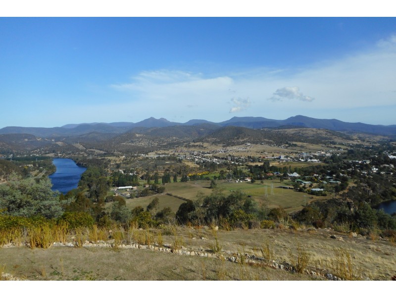 31 Pulpit Rock Road Lookout, New Norfolk TAS 7140