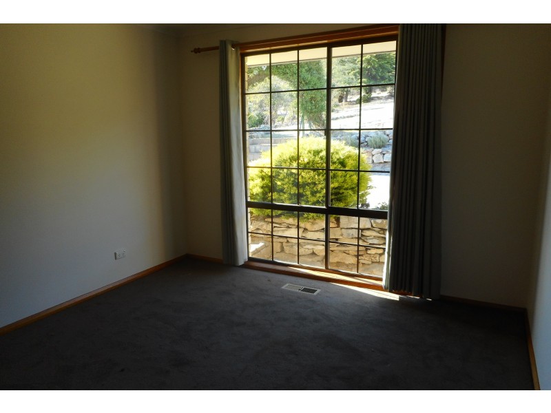 31 Pulpit Rock Road Lookout, New Norfolk TAS 7140