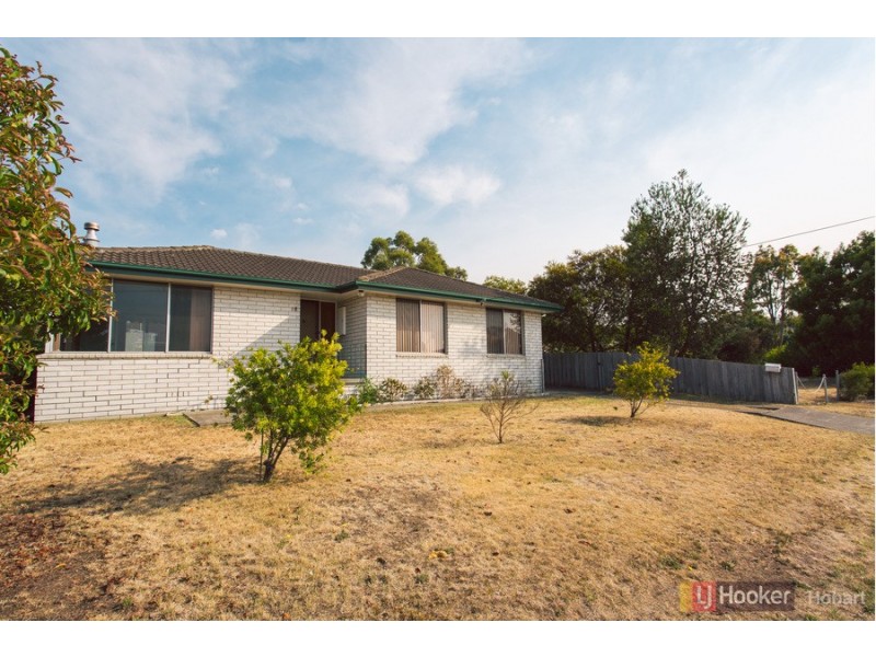 18 Burtonia Street, Rokeby TAS 7019