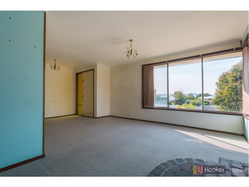 18 Burtonia Street, Rokeby TAS 7019