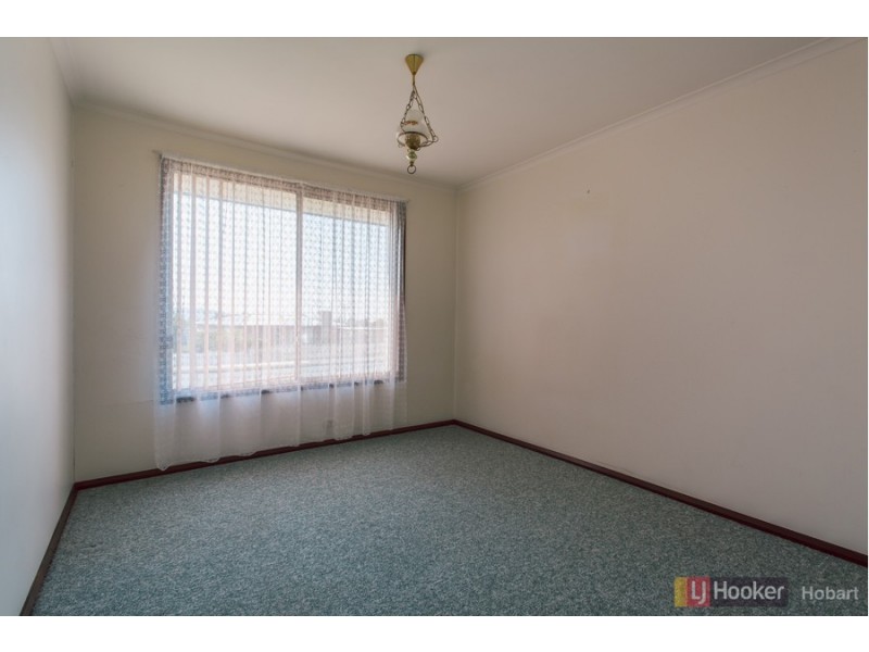 18 Burtonia Street, Rokeby TAS 7019