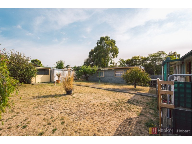 18 Burtonia Street, Rokeby TAS 7019