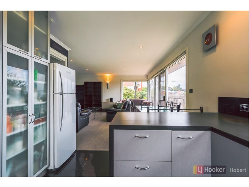 8/311 Churchill Avenue, Sandy Bay TAS 7005