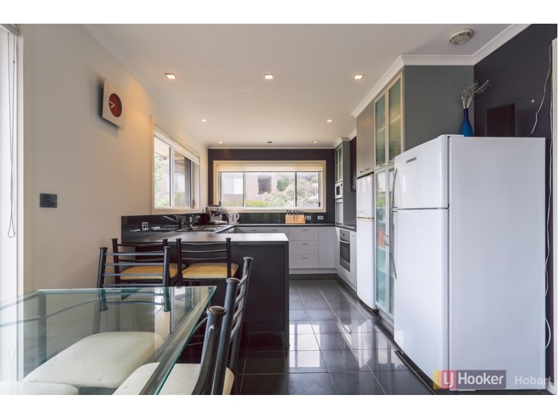 8/311 Churchill Avenue, Sandy Bay TAS 7005