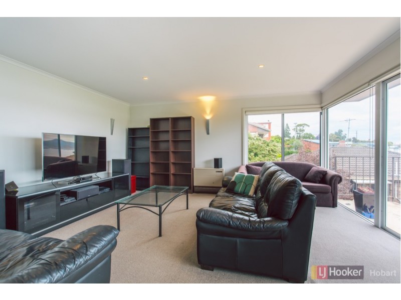 8/311 Churchill Avenue, Sandy Bay TAS 7005
