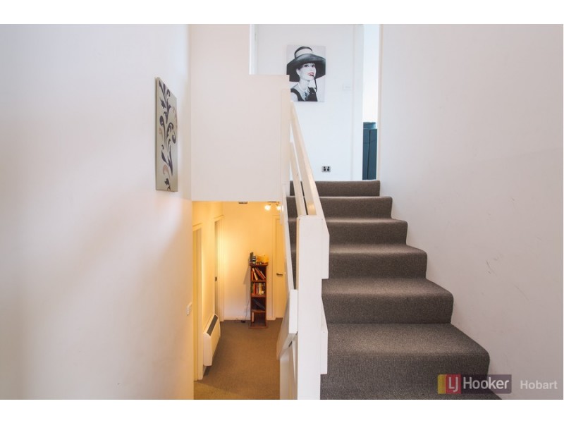 8/311 Churchill Avenue, Sandy Bay TAS 7005