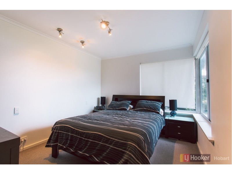 8/311 Churchill Avenue, Sandy Bay TAS 7005