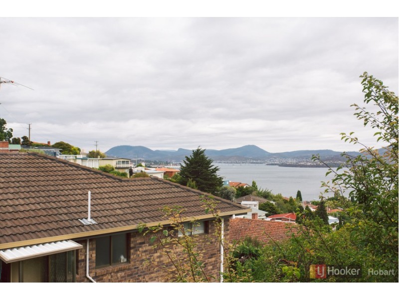 8/311 Churchill Avenue, Sandy Bay TAS 7005