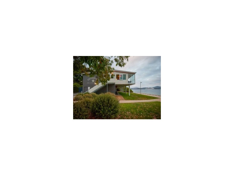 19 Beach Road, Sandy Bay TAS 7005