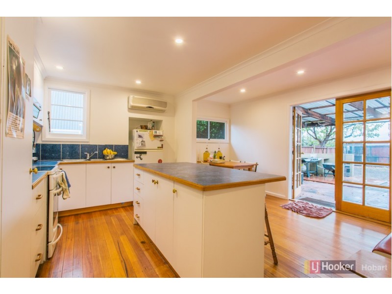 14 First Avenue, Midway Point TAS 7171