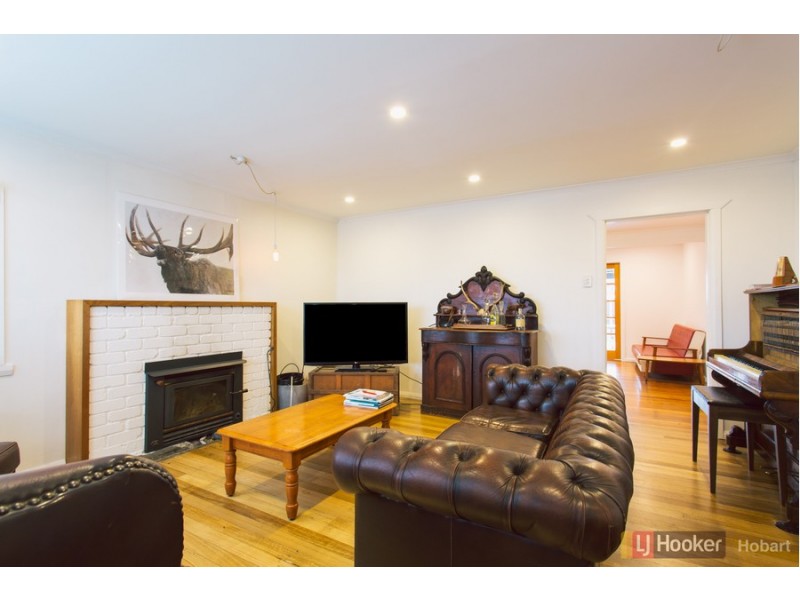 14 First Avenue, Midway Point TAS 7171