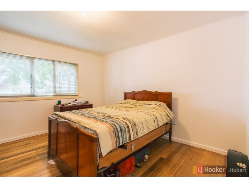 14 First Avenue, Midway Point TAS 7171