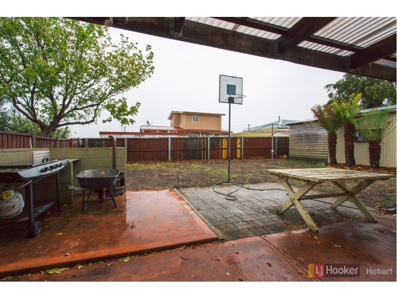 14 First Avenue, Midway Point TAS 7171
