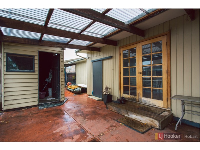 14 First Avenue, Midway Point TAS 7171