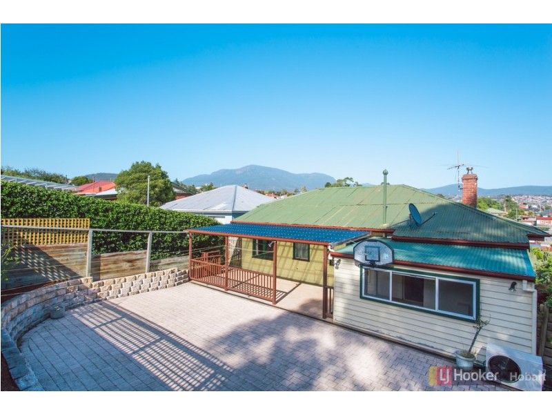 61 Oldham Avenue, New Town TAS 7008