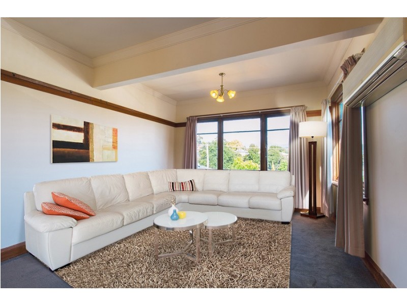 61 Oldham Avenue, New Town TAS 7008