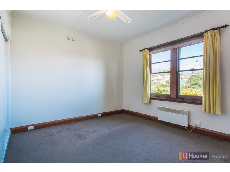 61 Oldham Avenue, New Town TAS 7008