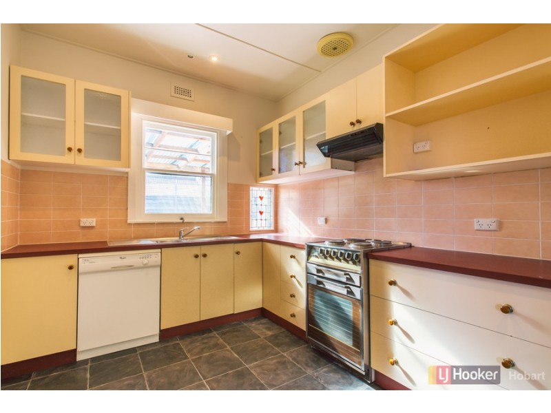 61 Oldham Avenue, New Town TAS 7008