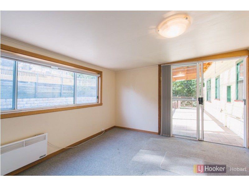 61 Oldham Avenue, New Town TAS 7008