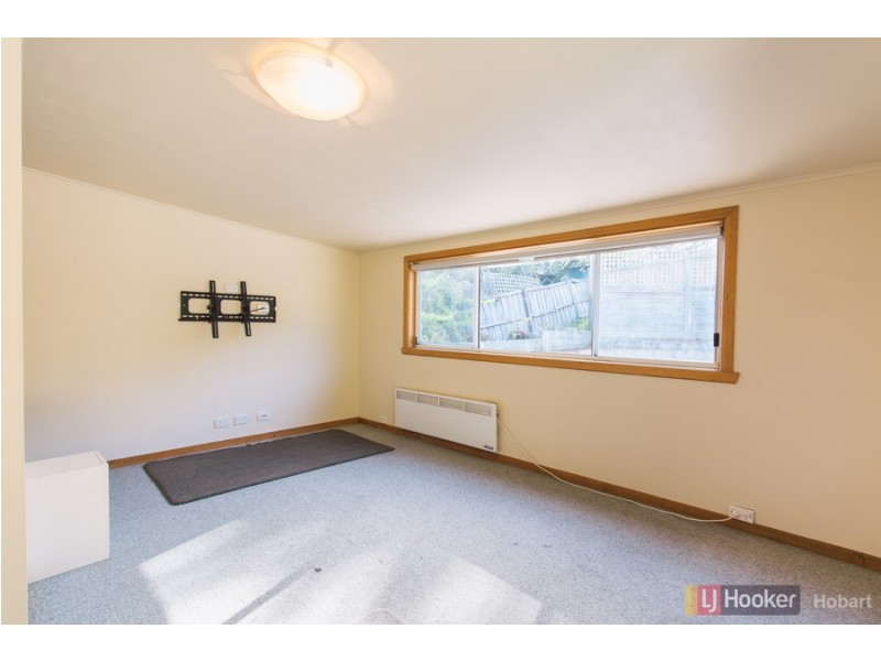 61 Oldham Avenue, New Town TAS 7008