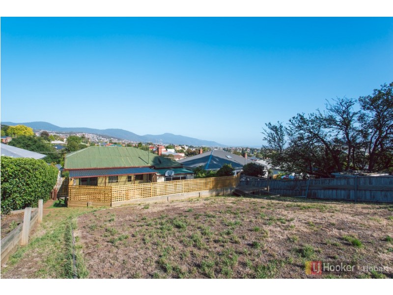 61 Oldham Avenue, New Town TAS 7008
