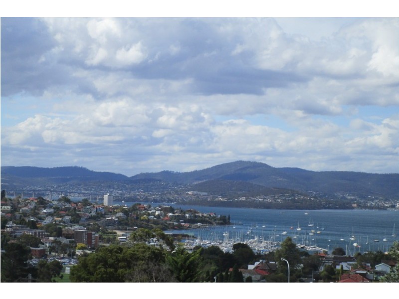 82 Nelson Road, Sandy Bay TAS 7005