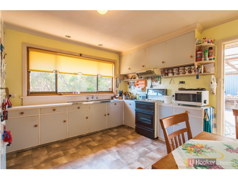 140 Carella Street, Howrah TAS 7018