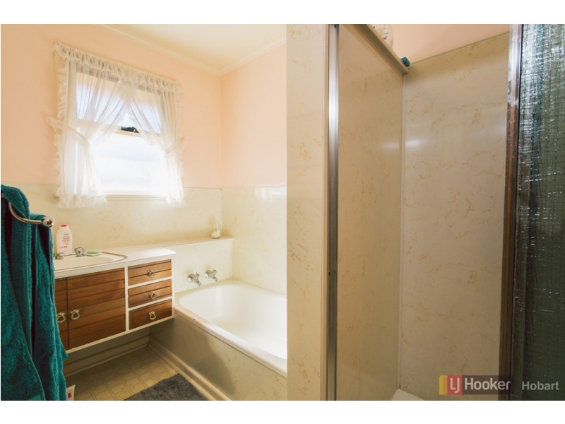 140 Carella Street, Howrah TAS 7018