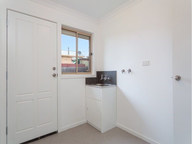 1/15 Laguna Place, Derwent Park TAS 7009