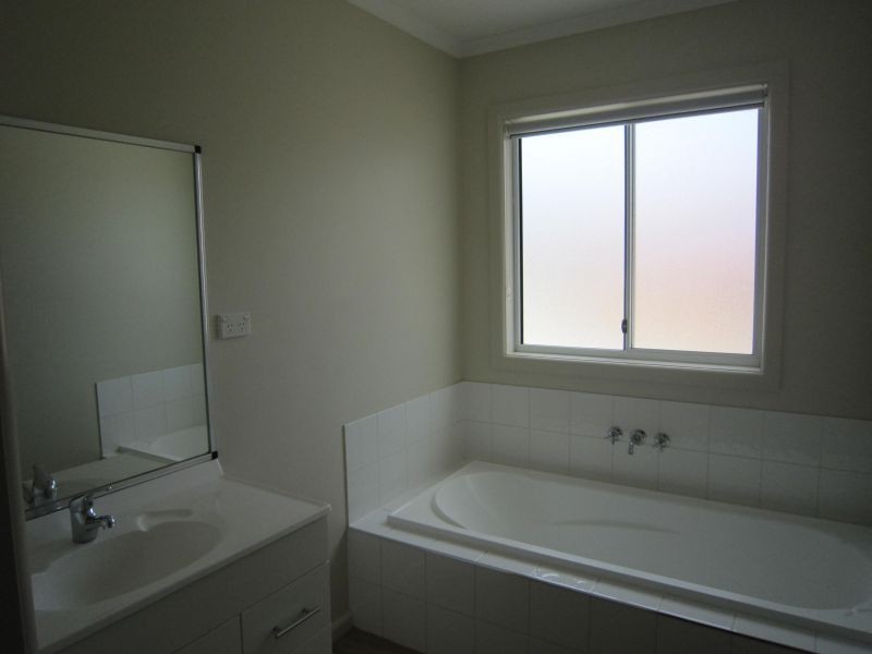 1/6 Erebus Street, Warrane TAS 7018
