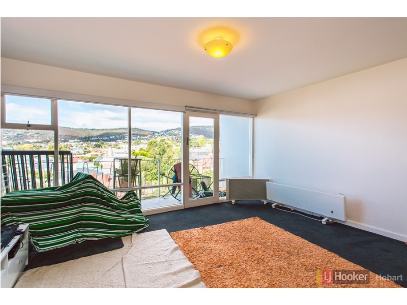 8/4 Jersey Street, Sandy Bay TAS 7005
