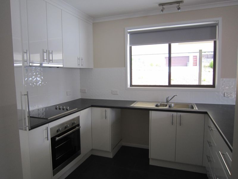 1/12 Lomandra Drive, Blackmans Bay TAS 7052