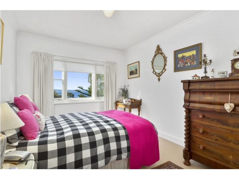 123 Channel Highway, Taroona TAS 7053