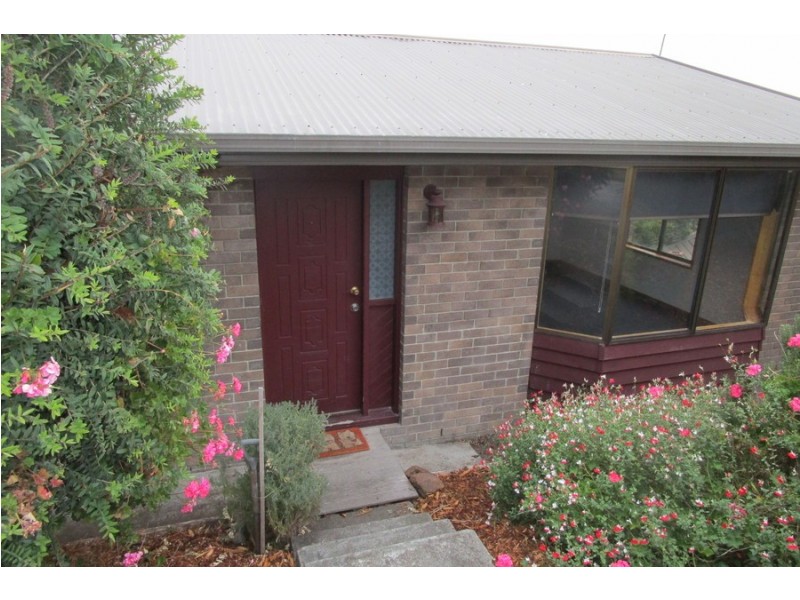 9 DAYLESFORD Road, West Moonah TAS 7009