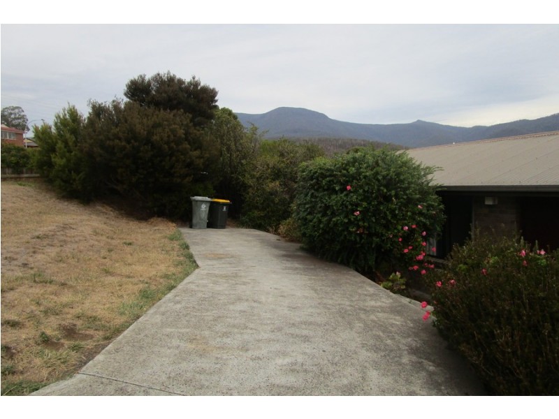 9 DAYLESFORD Road, West Moonah TAS 7009