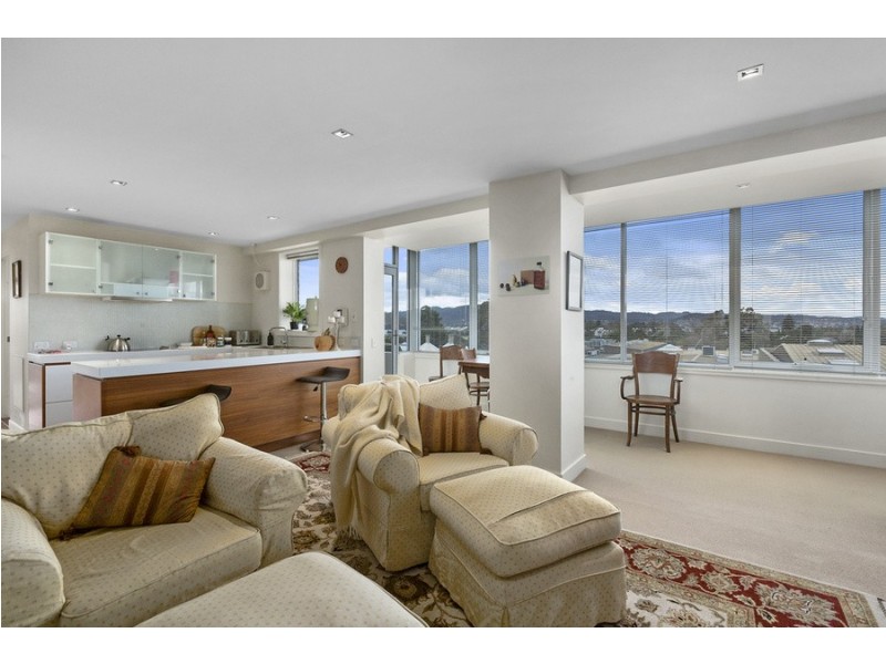 4B/33 Tower Road, New Town TAS 7008