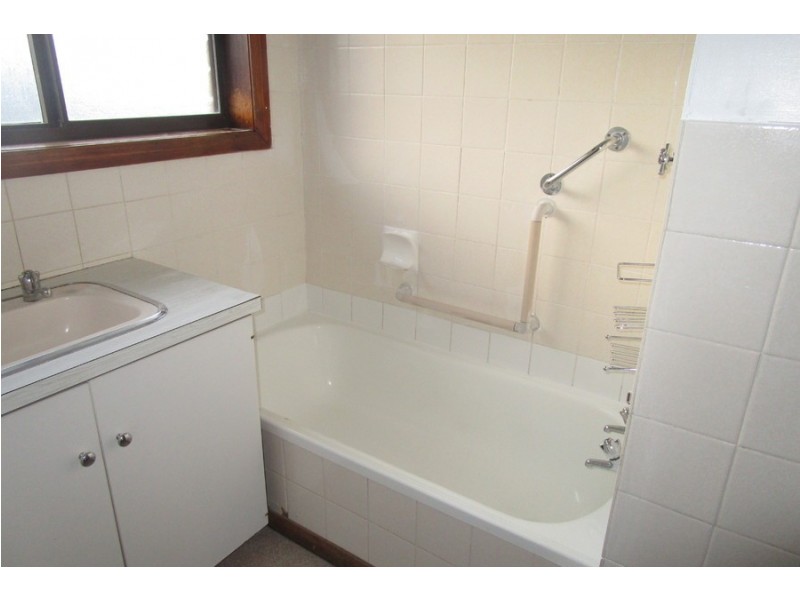 2/539 Main Road, Montrose TAS 7010