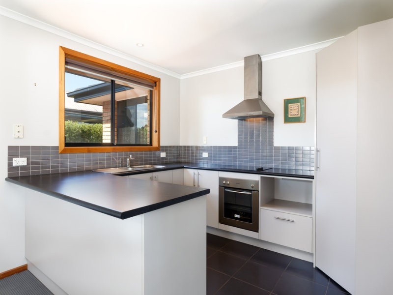 2/44 Jetty Road, Old Beach TAS 7017