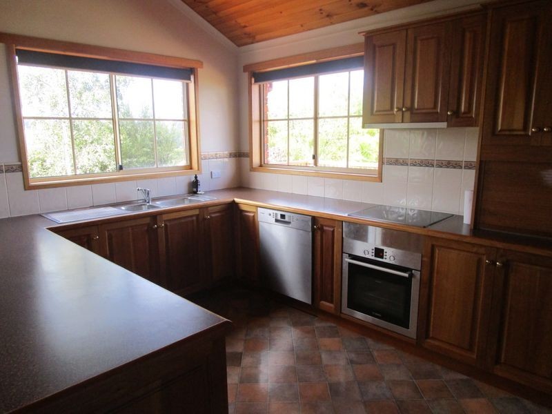 10 WELCOME AVENUE, Kingston TAS 7050