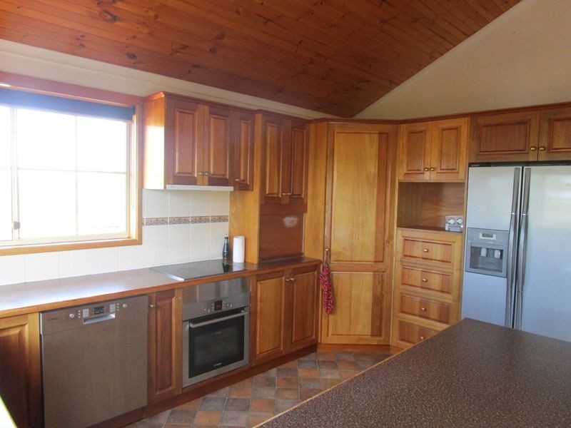 10 WELCOME AVENUE, Kingston TAS 7050